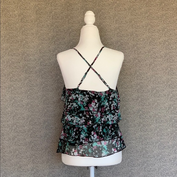 ✨💫Dark Floral Layered Ruffle Top💫✨ - Picture 3 of 3